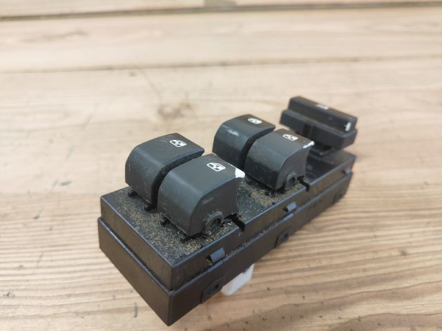 bontott KIA CEED Ablakemelő Kapcsoló Négyes / Kettes