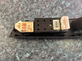 bontott KIA CEED Ablakemelő Kapcsoló Négyes / Kettes