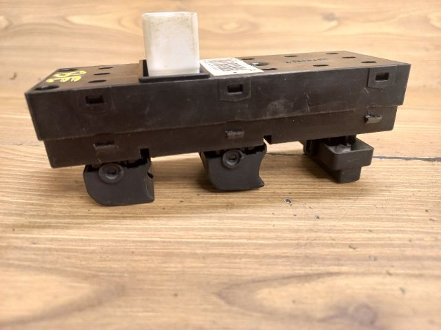 bontott KIA CEED Ablakemelő Kapcsoló Négyes / Kettes