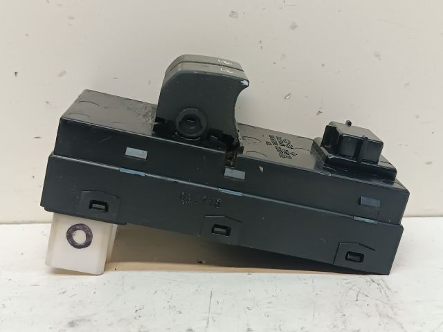 bontott KIA CEED Ablakemelő Kapcsoló Négyes / Kettes