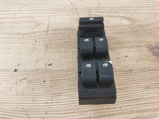 bontott KIA CEED Ablakemelő Kapcsoló Négyes / Kettes