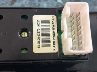 bontott KIA CEED Ablakemelő Kapcsoló Négyes / Kettes