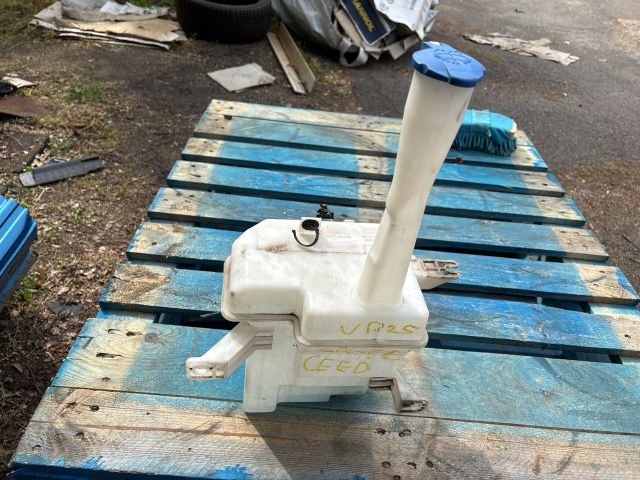 bontott KIA CEED Ablakmosó Tartály