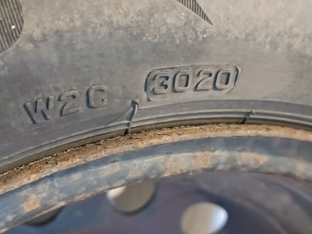 bontott KIA CEED Acélfelni Gumival (1 db)