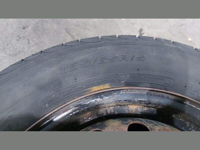 bontott KIA CEED Acélfelni Gumival (1 db)