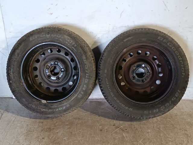 bontott KIA CEED Acélfelni Pár Gumival