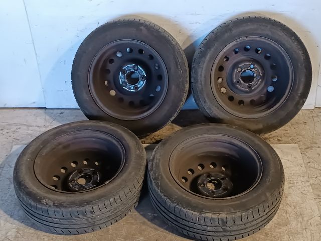 bontott KIA CEED Acélfelni Szett Gumival