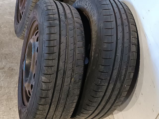 bontott KIA CEED Acélfelni Szett Gumival