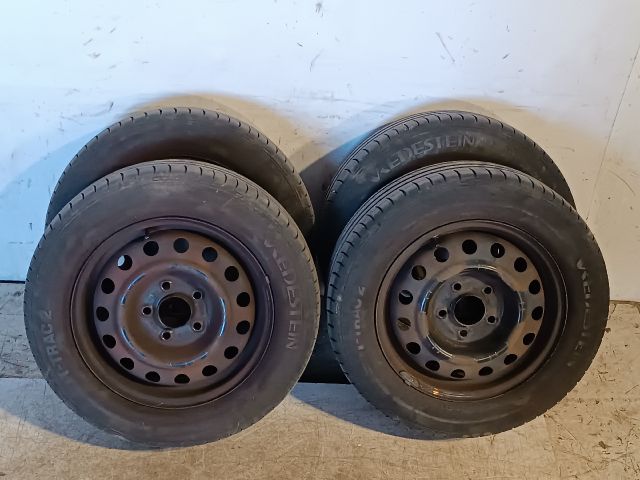 bontott KIA CEED Acélfelni Szett Gumival