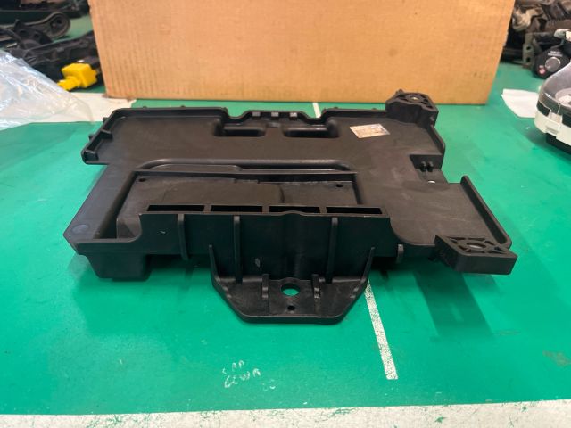 bontott KIA CEED Akkumulátor Tartó