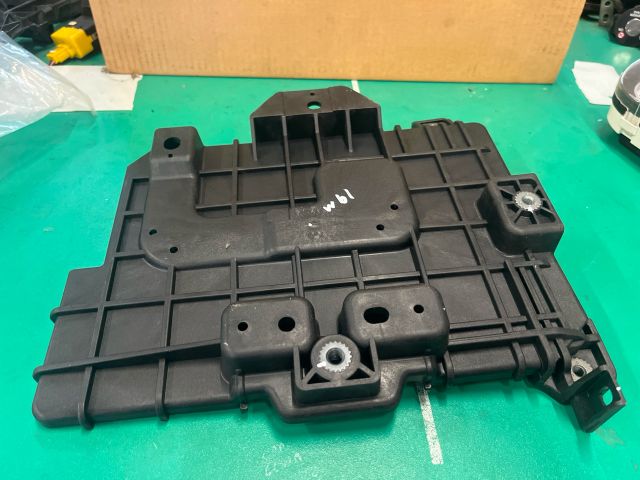 bontott KIA CEED Akkumulátor Tartó