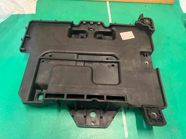 bontott KIA CEED Akkumulátor Tartó