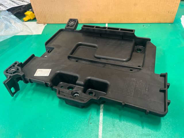 bontott KIA CEED Akkumulátor Tartó