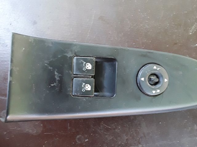 bontott KIA CEED Bal első Ablakemelő Kapcsoló