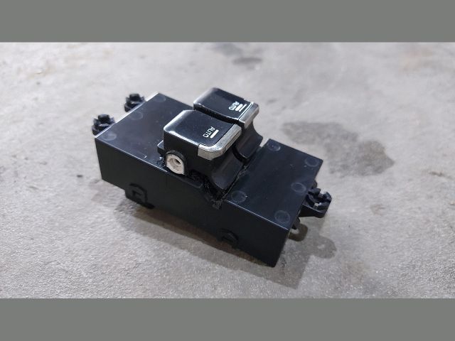 bontott KIA CEED Bal első Ablakemelő Kapcsoló