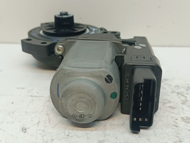 bontott KIA CEED Bal első Ablakemelő Motor