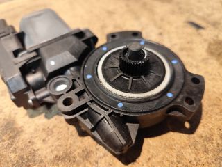 bontott KIA CEED Bal első Ablakemelő Motor