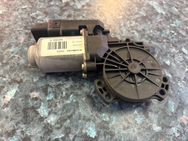 bontott KIA CEED Bal első Ablakemelő Motor