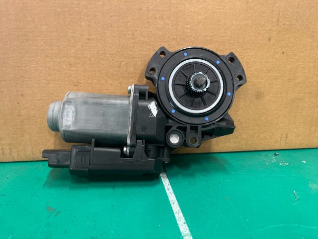 bontott KIA CEED Bal első Ablakemelő Motor