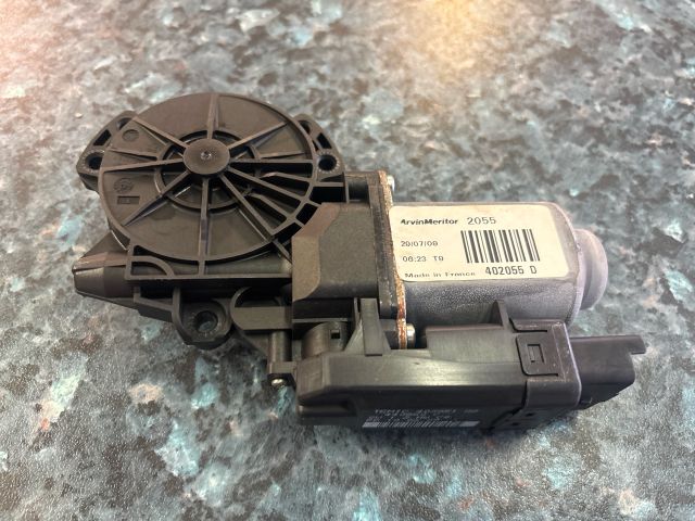 bontott KIA CEED Bal első Ablakemelő Motor