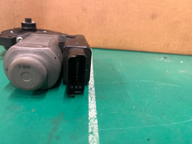 bontott KIA CEED Bal első Ablakemelő Motor