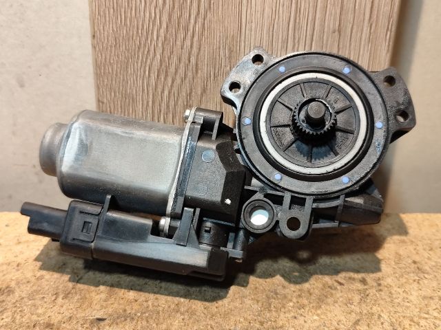 bontott KIA CEED Bal első Ablakemelő Motor