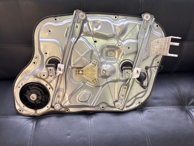 bontott KIA CEED Bal első Ablakemelő Szerkezet (Elektromos)