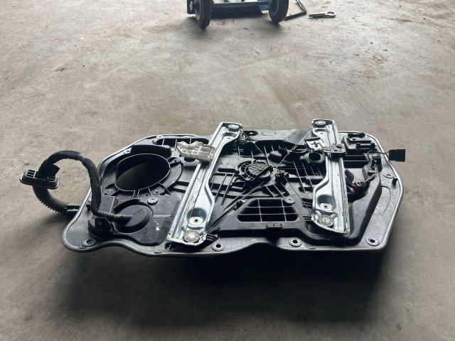 bontott KIA CEED Bal első Ablakemelő Szerkezet (Elektromos)