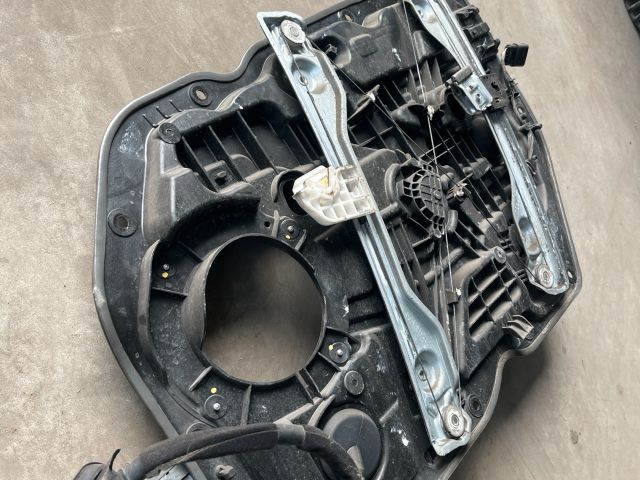 bontott KIA CEED Bal első Ablakemelő Szerkezet (Elektromos)