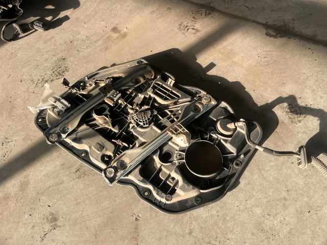 bontott KIA CEED Bal első Ablakemelő Szerkezet (Elektromos)