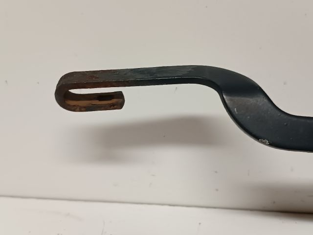 bontott KIA CEED Bal első Ablaktörlő Kar