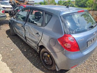 bontott KIA CEED Bal első Ajtó Kárpit