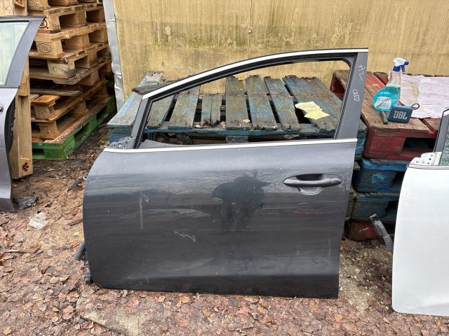 bontott KIA CEED Bal első Ajtó (Részeivel)