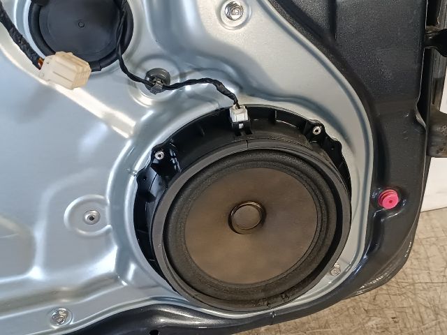 bontott KIA CEED Bal első Ajtó (Részeivel)