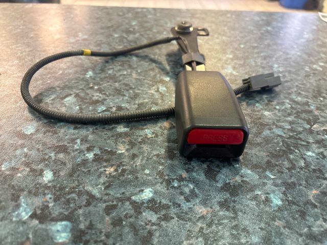 bontott KIA CEED Bal első Biztonsági Öv Csat