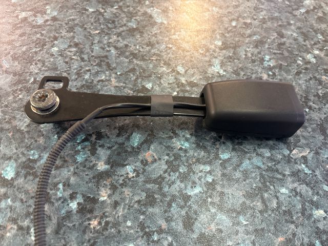 bontott KIA CEED Bal első Biztonsági Öv Csat