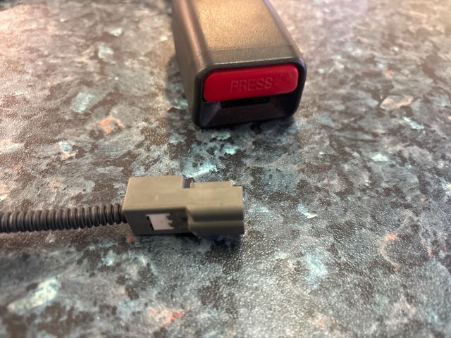 bontott KIA CEED Bal első Biztonsági Öv Csat