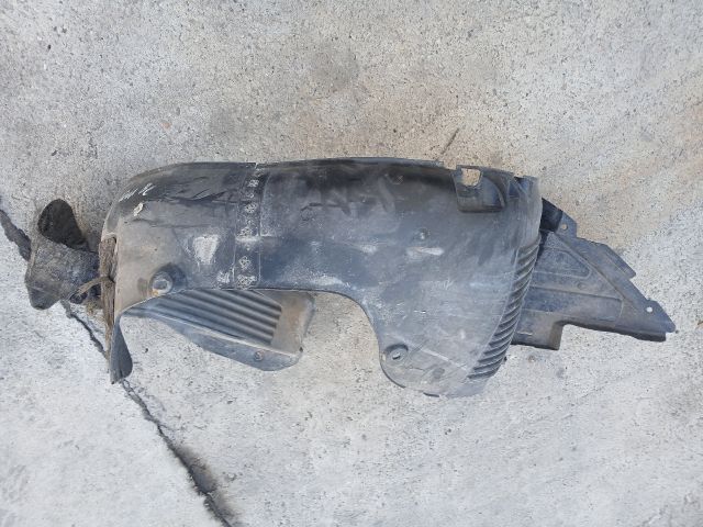 bontott KIA CEED Bal első Dobbetét (Kerékjárati, Műanyag)