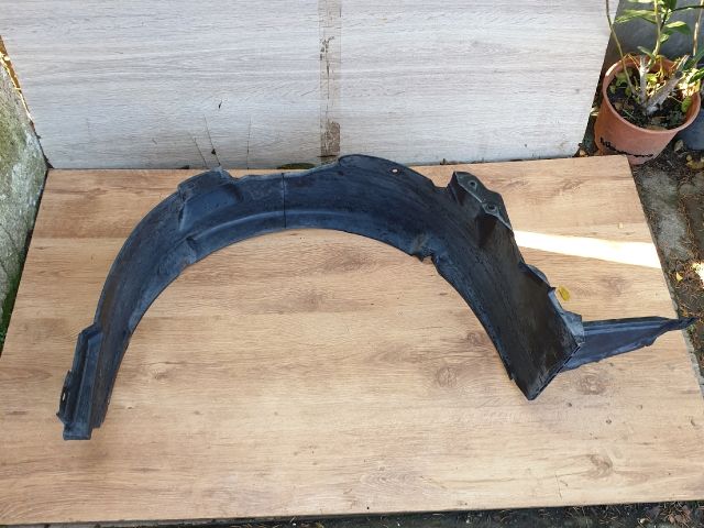 bontott KIA CEED Bal első Dobbetét (Kerékjárati, Műanyag)