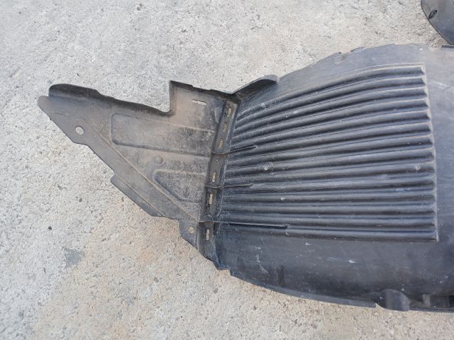 bontott KIA CEED Bal első Dobbetét (Kerékjárati, Műanyag)