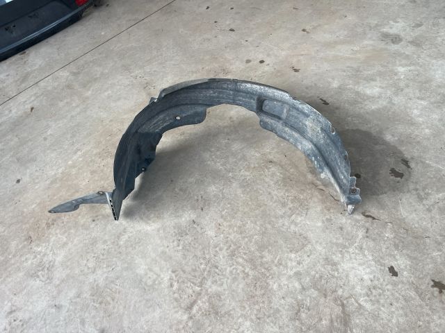 bontott KIA CEED Bal első Dobbetét (Kerékjárati, Műanyag)