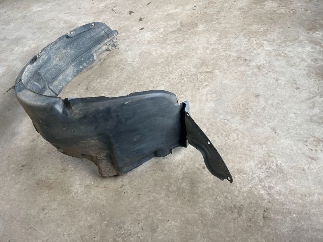 bontott KIA CEED Bal első Dobbetét (Kerékjárati, Műanyag)