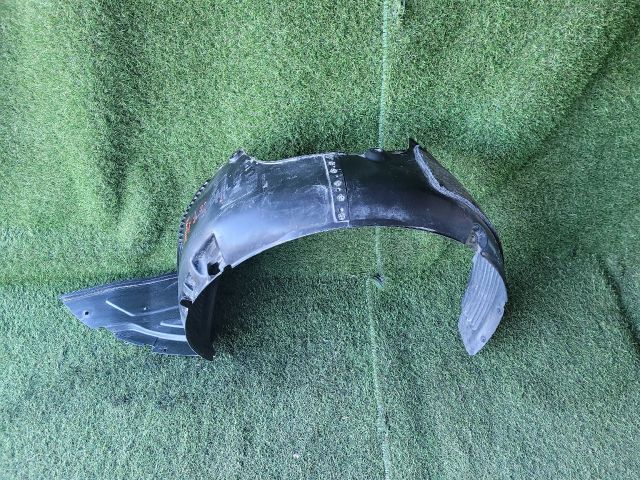 bontott KIA CEED Bal első Dobbetét (Kerékjárati, Műanyag)