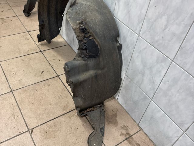 bontott KIA CEED Bal első Dobbetét (Kerékjárati, Műanyag)