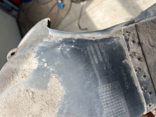 bontott KIA CEED Bal első Első Dobbetét (Kerékjárati, Műanyag)