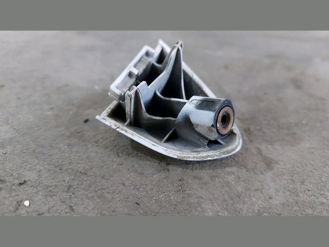 bontott KIA CEED Bal első Kilincs Hátulja