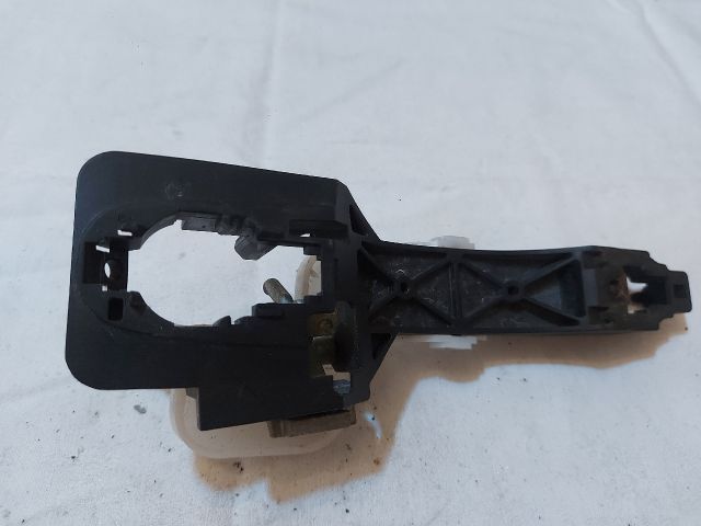 bontott KIA CEED Bal első Külső Kilincsfészek