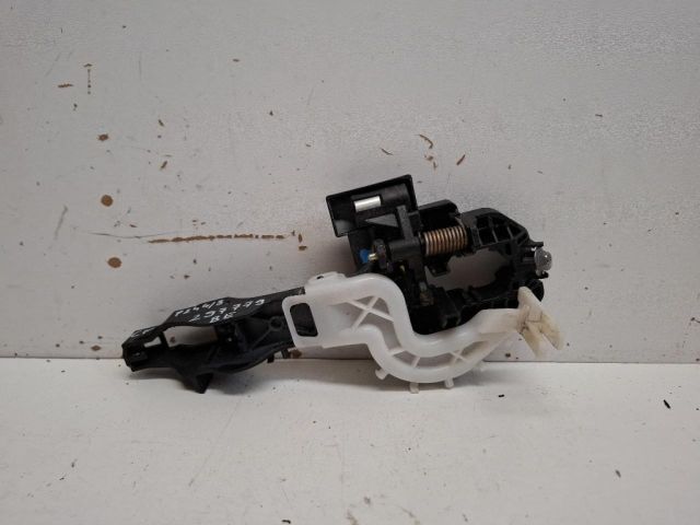 bontott KIA CEED Bal első Külső Kilincsfészek