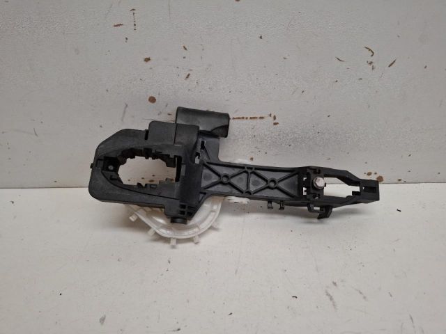 bontott KIA CEED Bal első Külső Kilincsfészek