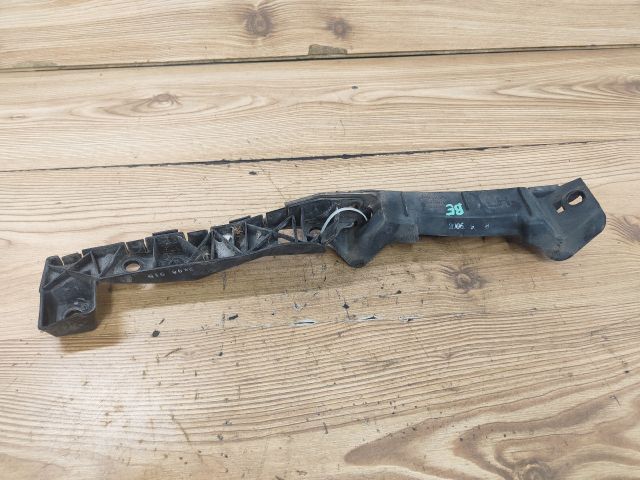 bontott KIA CEED Bal első Oldal Lökhárító Tartó (Műanyag)